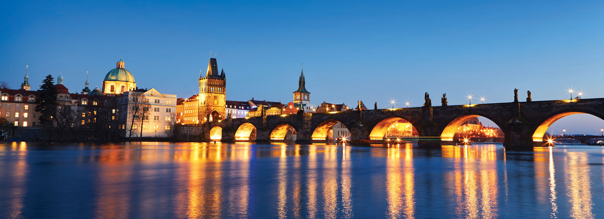 Agenst Site Hero Prague Charles Bridge Czech 05 edited0